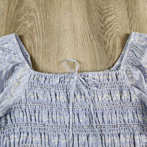 American Eagle Smocked Puff-Sleeve Square Neck Blouse size M - Picture 3 of 5